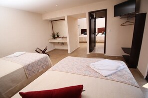 Iron/ironing board, free WiFi, bed sheets - Hotel Sacre (San Juan Bautista Tuxtepec)