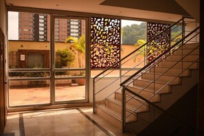 Interior - Mi Hotel San Diego (Medellín)