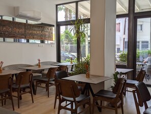 Dining - Sunflower Hotel Apartments, Larnaca (Larnaca)