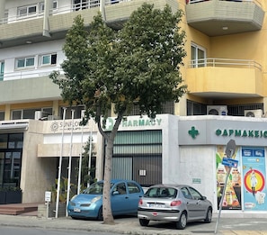 View from property - Sunflower Hotel Apts (Larnaca)