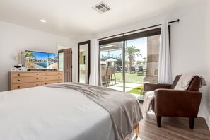 7 bedrooms, desk, iron/ironing board, travel crib - Phoenician Golf, Heated Pool, Contemporary, 11 Beds (Scottsdale)