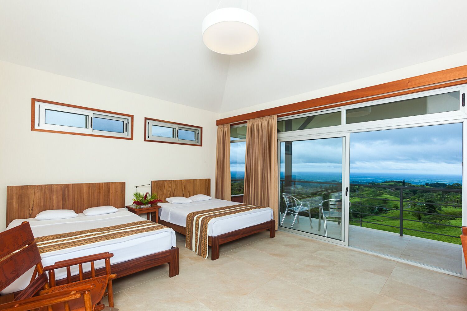 5 bedrooms, desk, iron/ironing board, travel cot