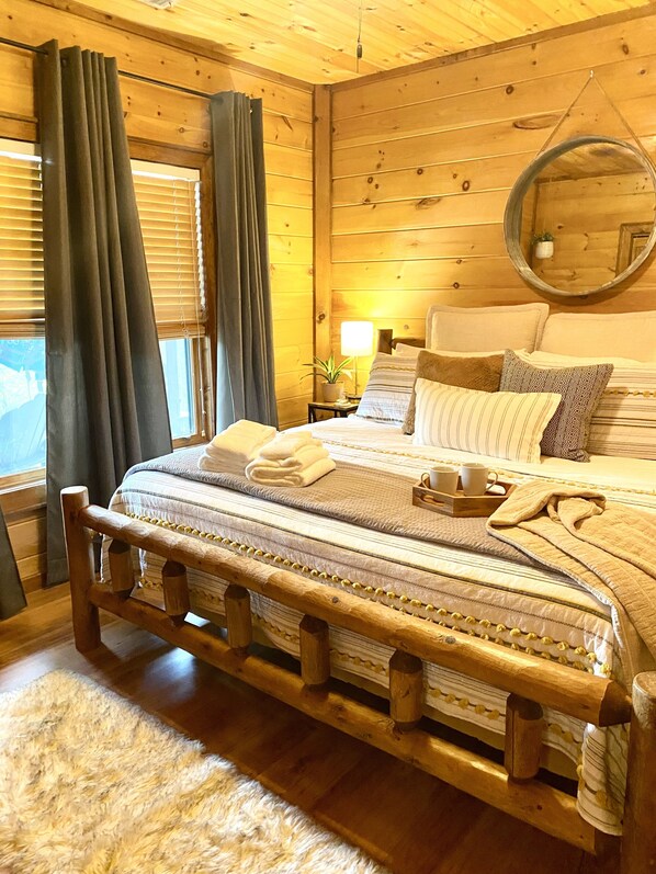 3 bedrooms, iron/ironing board, travel crib, free WiFi