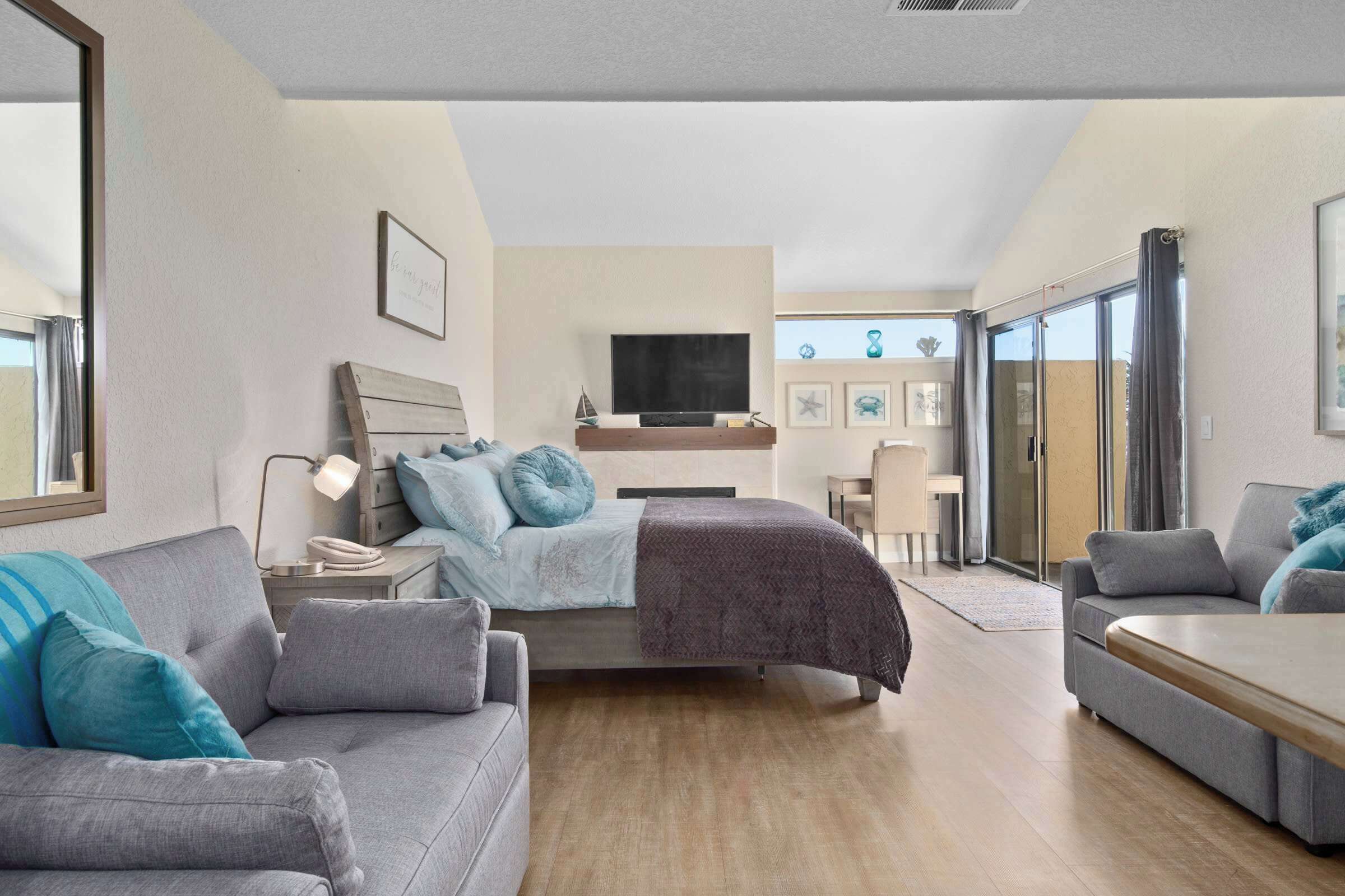 Iron/ironing board, WiFi, bed sheets