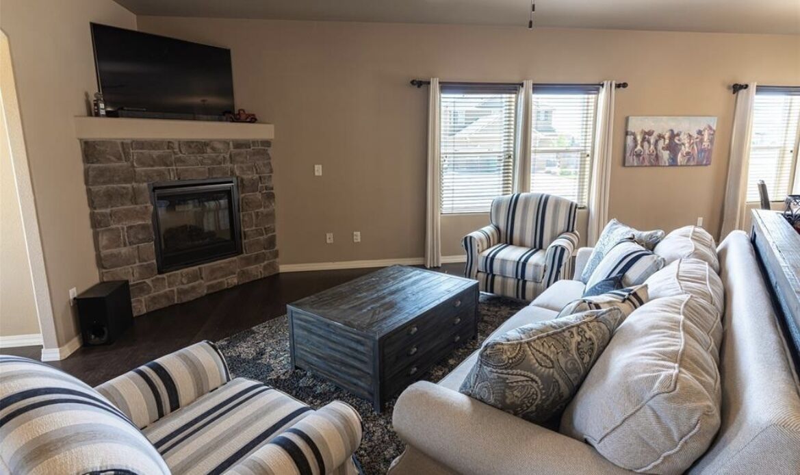 Private Swimming Pool and Hot Tub