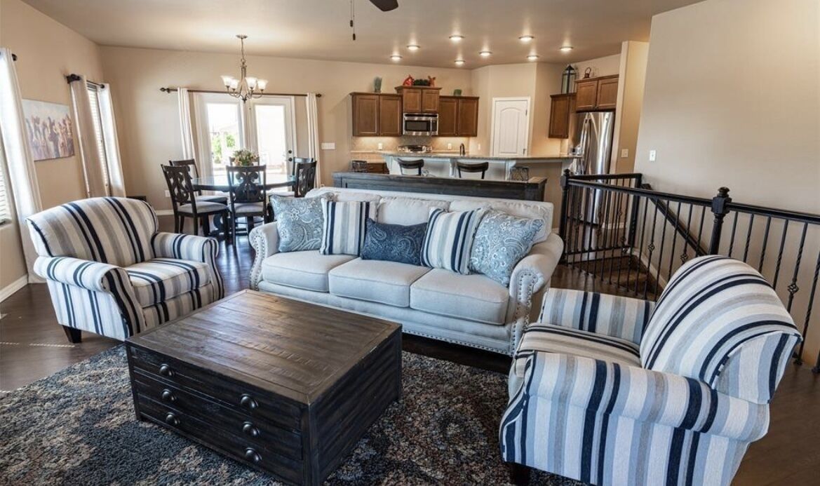 Private Swimming Pool and Hot Tub