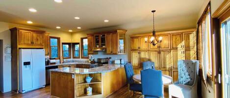 Microwave, dishwasher, coffee/tea maker, cookware/dishes/utensils