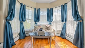 Smart TV, books, music library, stereo