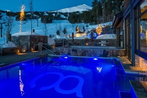 Sisäuima-allas, ulkouima-allas