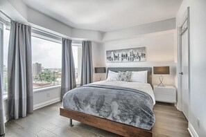 2 chambres, bureau, fer et planche à repasser, accès au Wi-Fi (inclus)