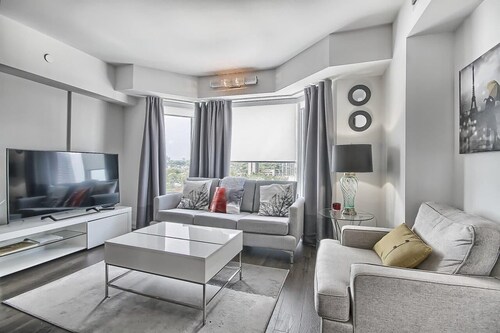 Beautiful Apt. in Heart of Yorkville
