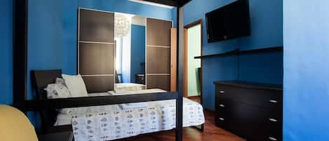 1 bedroom, iron/ironing board, travel cot, free WiFi