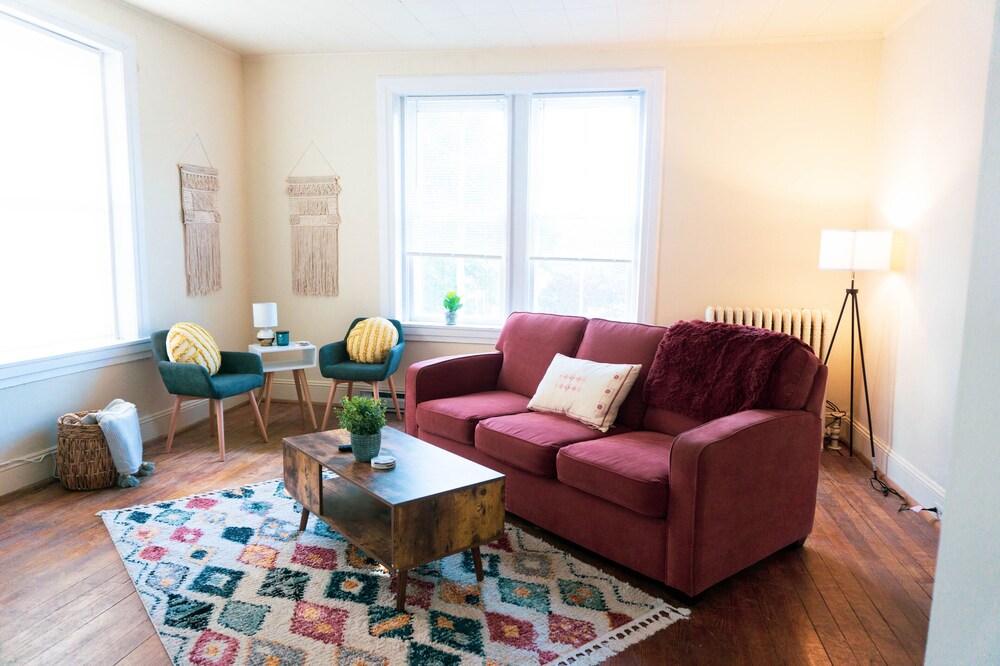 The Sunshine APT in DT Charles Town near Harpers Ferry