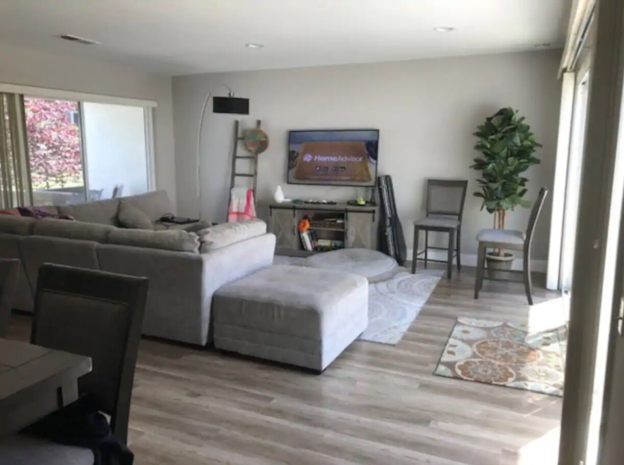 Queen Bedroom w/Private Half Bath