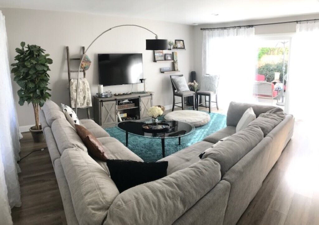Queen Bedroom w/Private Half Bath
