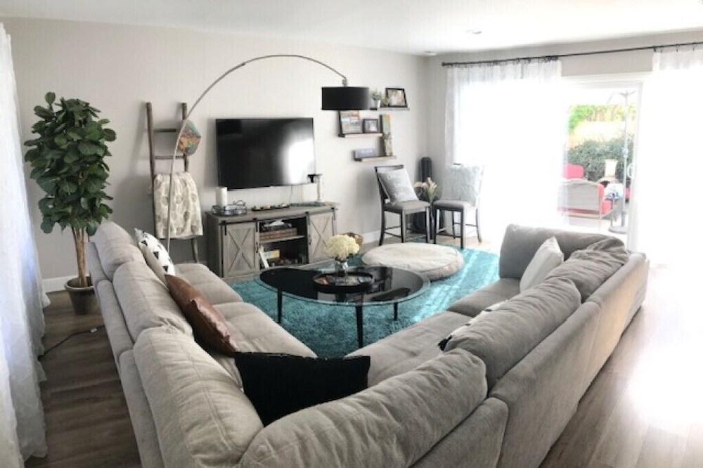 Queen Bedroom w/Private Half Bath