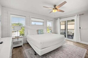 3 bedrooms, free WiFi, bed sheets - Sol Mate – Pet Home w/ Heated Pool, Spa, Walk to Bean Point Beach & Pine Ave (Anna Maria)