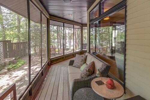 GULL LAKE CHAIN FAMILY VACATION HOUSE YOU'VE BEEN DREAMING OF!