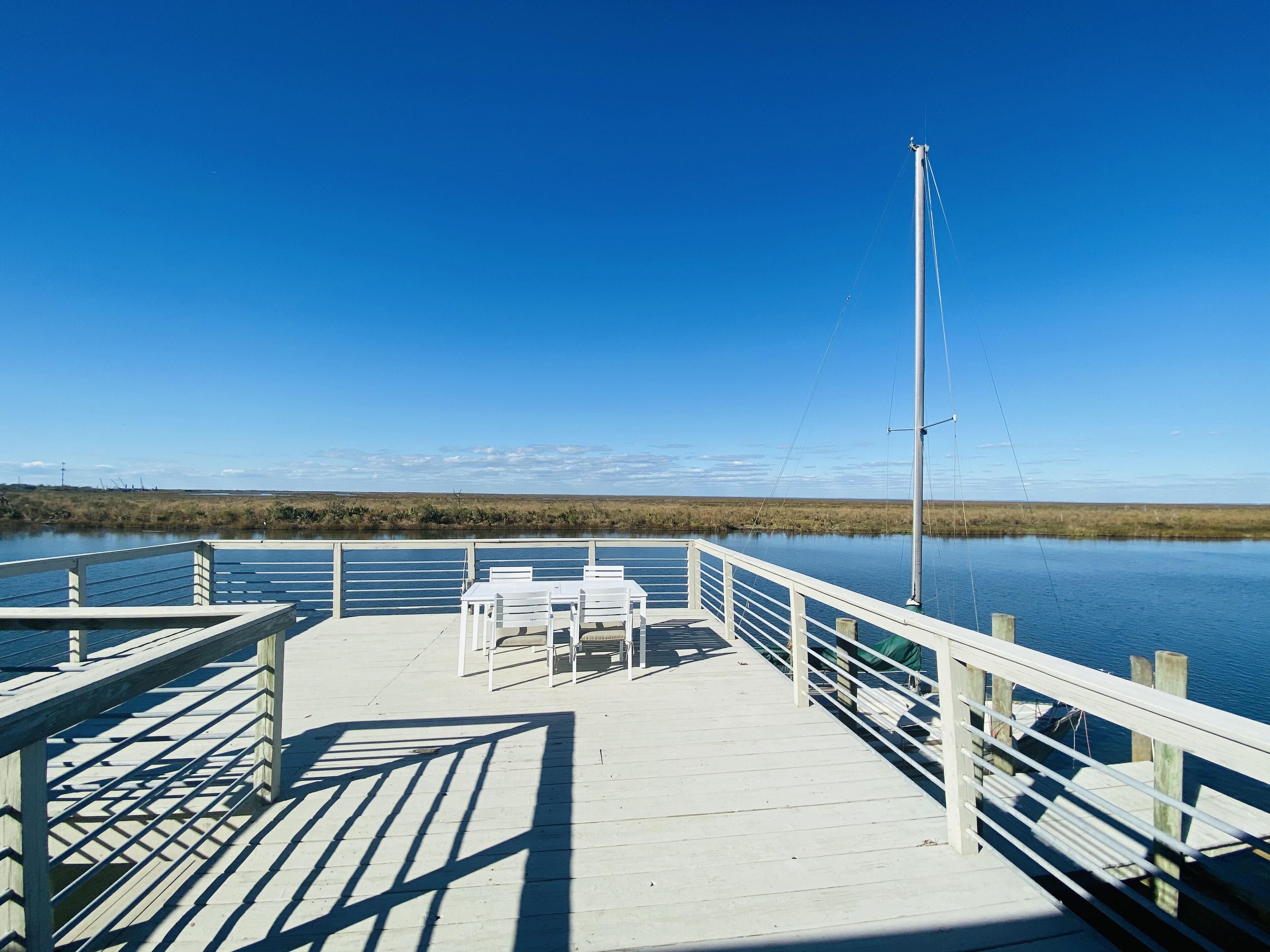 Premium Waterfront Retreat 25 min to the Quarter