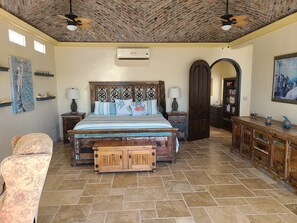 5 habitaciones, escritorio, wifi gratis y ropa de cama 