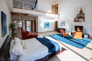 4 slaapkamers, een bureau, een strijkplank/strijkijzer, gratis wifi