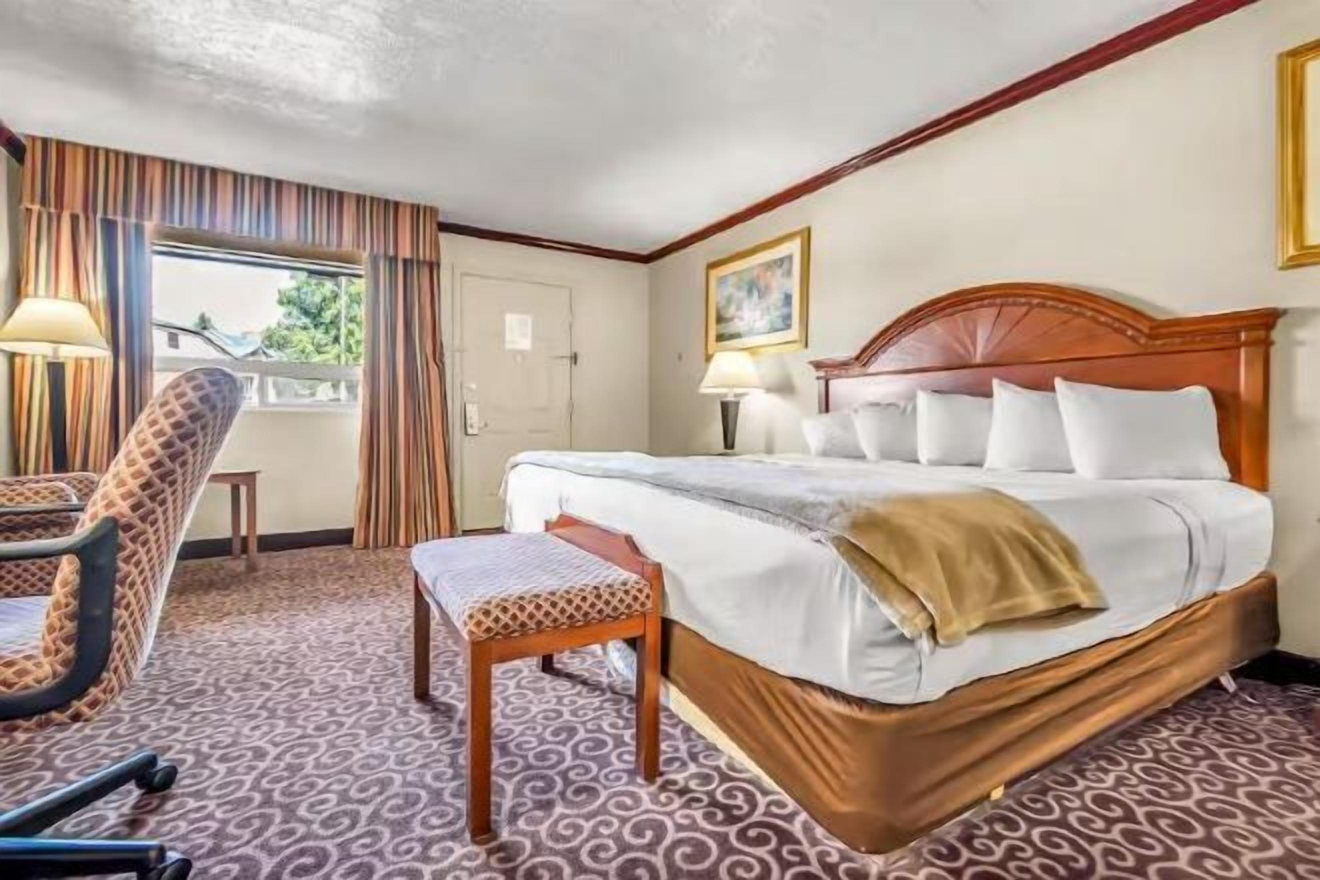 책상, 노트북 작업 공간, 무료 WiFi, 침대 시트