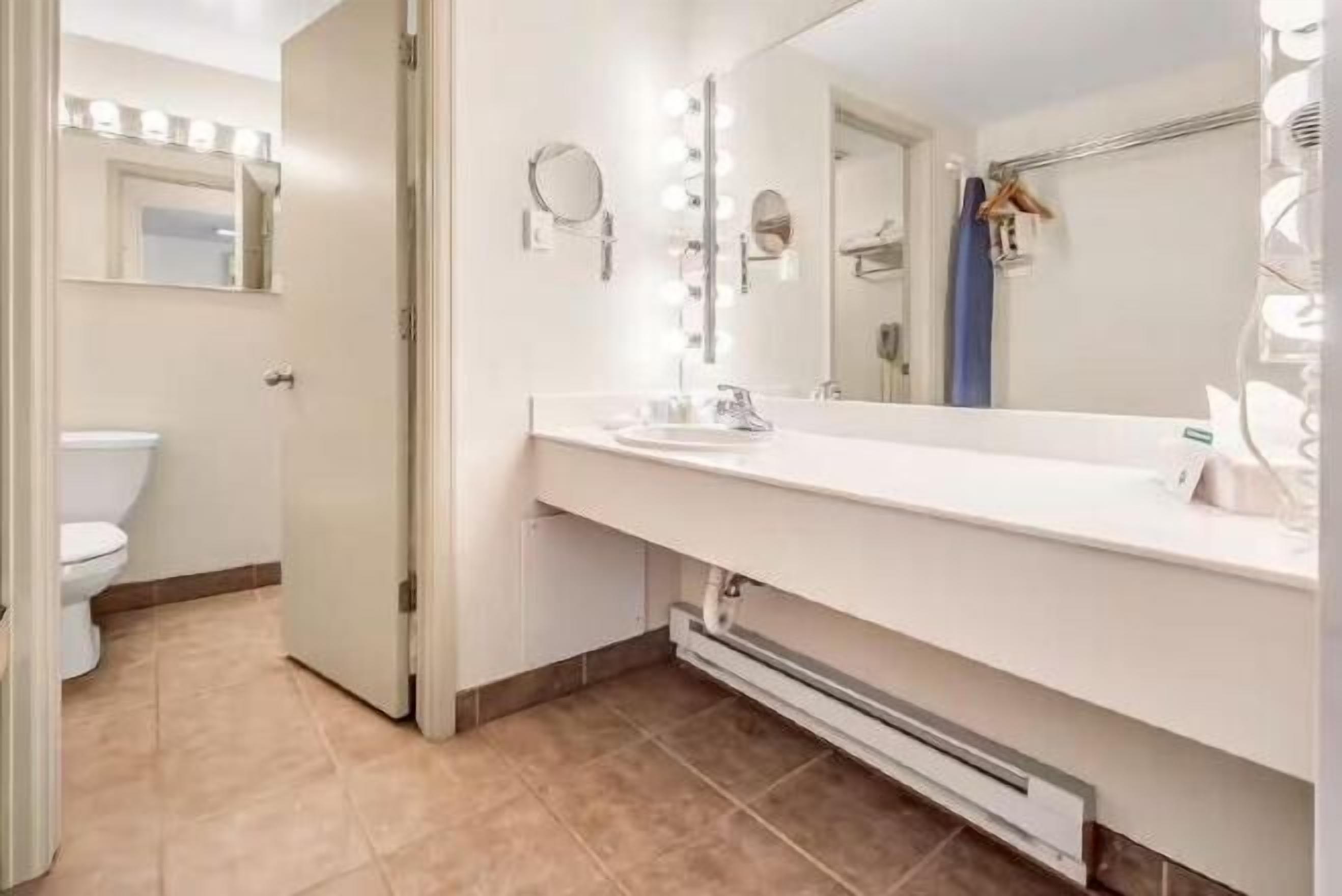 욕실 | 헤어드라이어, 타월