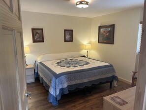 1 chambre, fer et planche à repasser, Wi-Fi gratuit, draps fournis