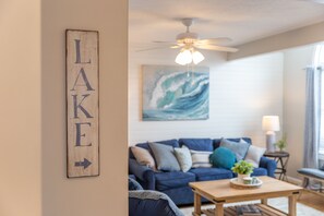 Smart TV - Lake Erie Getaway Near The Beach & Cedar Point (Huron,)