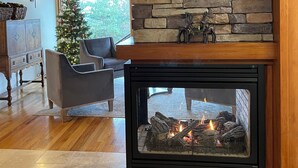 Unclassified image, 5 of 32, button - Spacious South Hill View Home, Private Mountain Setting & Hot Tub (Spokane)