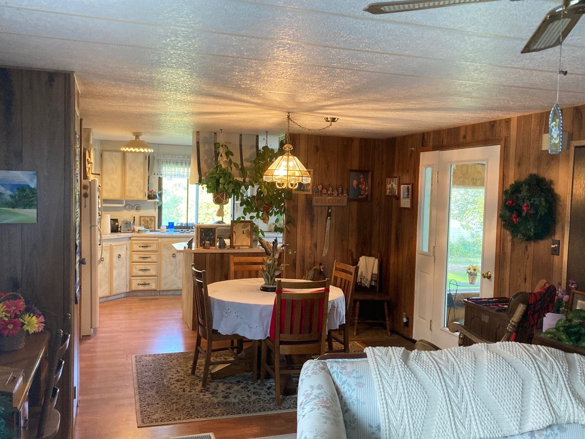 Come home to Grandma's Nice small home, secluded and a great view.