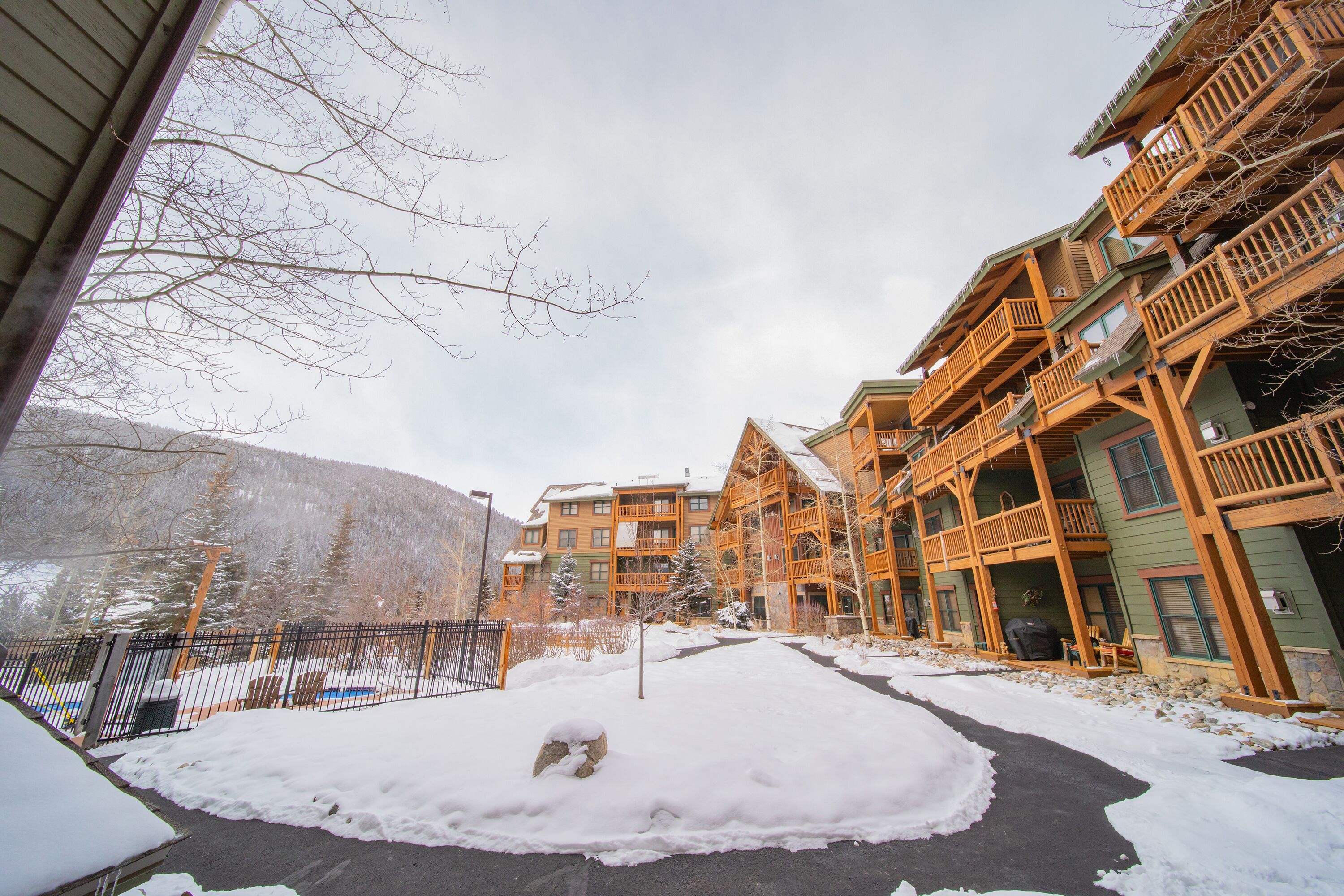 Premium Condo, 2 Bedrooms, Patio, Courtyard View (Tenderfoot Lodge 2611) | Exterior