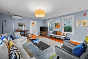 Smart TV, DVD player, stereo, offices