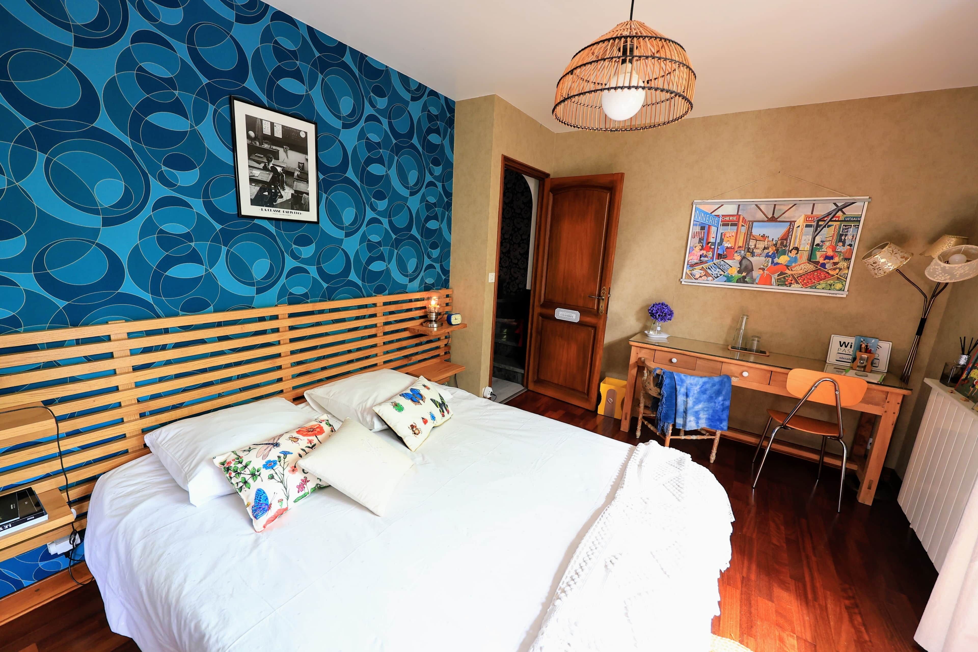 1 slaapkamer, een strijkplank/strijkijzer, wifi, beddengoed