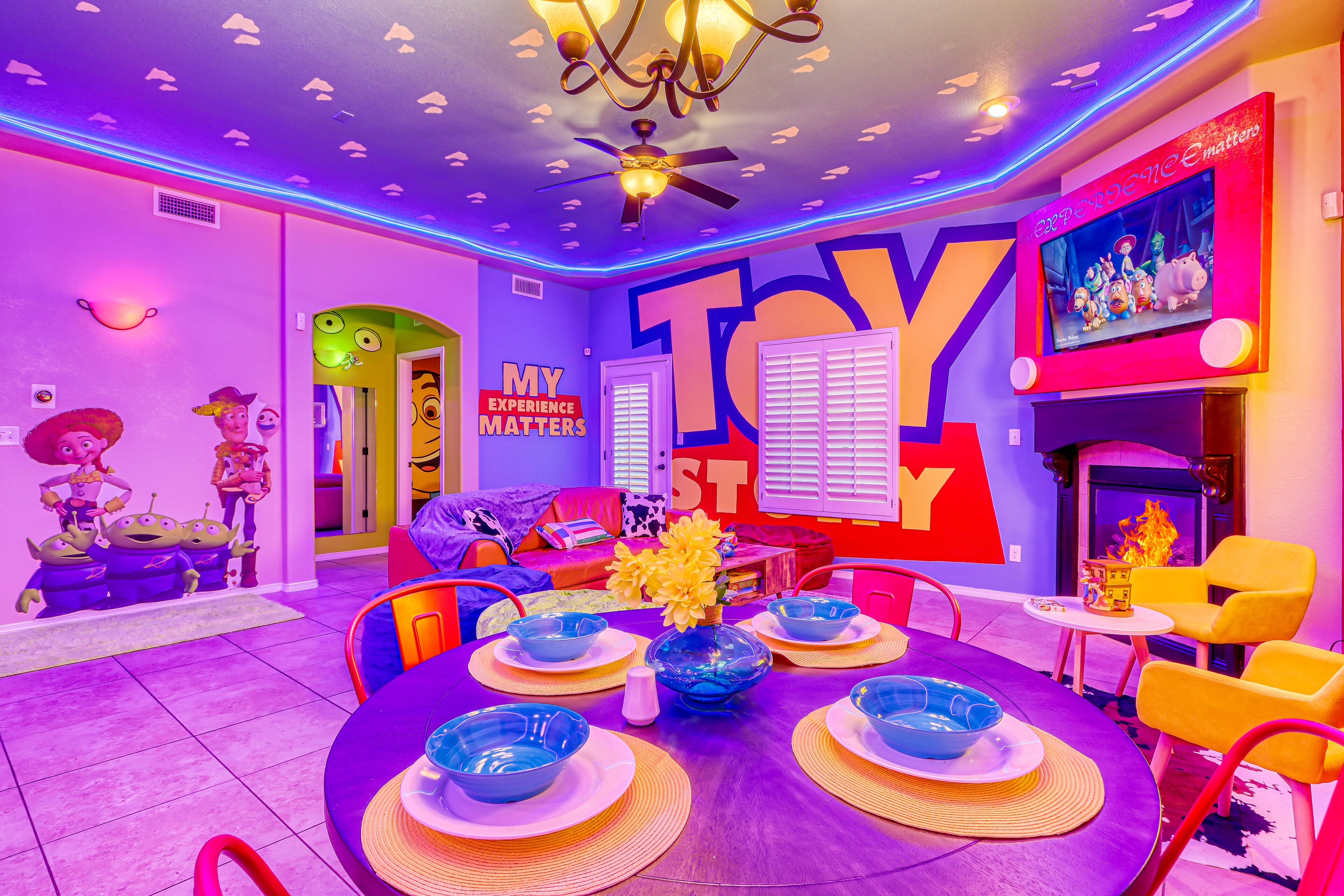 TOY STORY EXPERIENCE, PIZZA PLANET, ANDYS ROOM