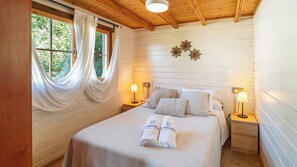 3 bedrooms, iron/ironing board, travel cot, WiFi