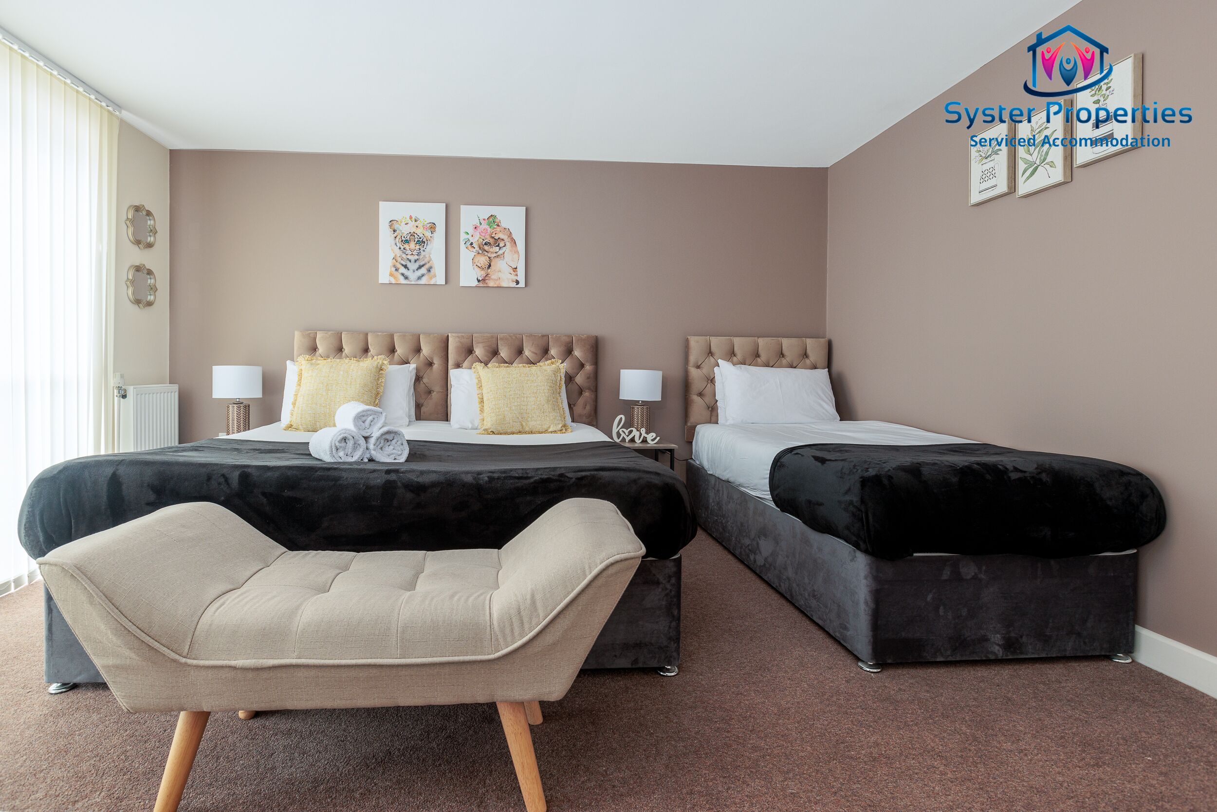 5 Schlafzimmer, Schreibtisch, Bügeleisen/Bügelbrett, Reisekinderbett