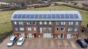 Exterior - 5 Bedrooms House • Sleeps 12 • Large Rooms • Walk In Wardrobes • Peaceful Stay (Leicester)