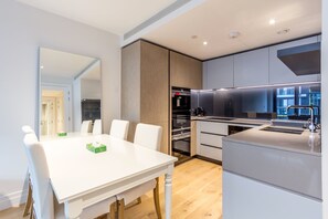 Appartement, salle de bains attenante (Vauxhall Properties) | Cuisine partagée