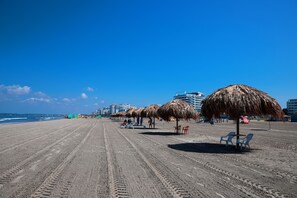 Beach nearby, beach towels - Cartagena Ocean Drive Paradise (Cartagena)