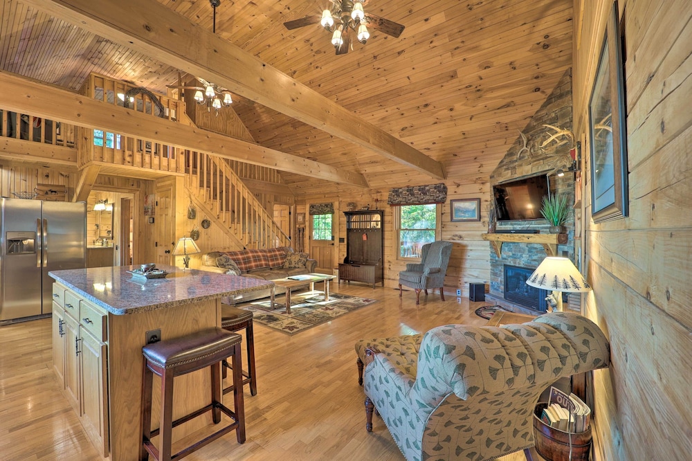 Rural Hays Hideaway w/ Game Room & Mountain Views!