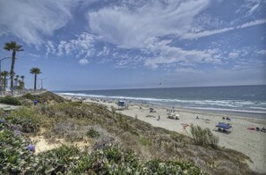 Beach nearby, sun loungers, beach towels - Carlsbad Village, Great Beach Access, Shops & Restaurants (Carlsbad)