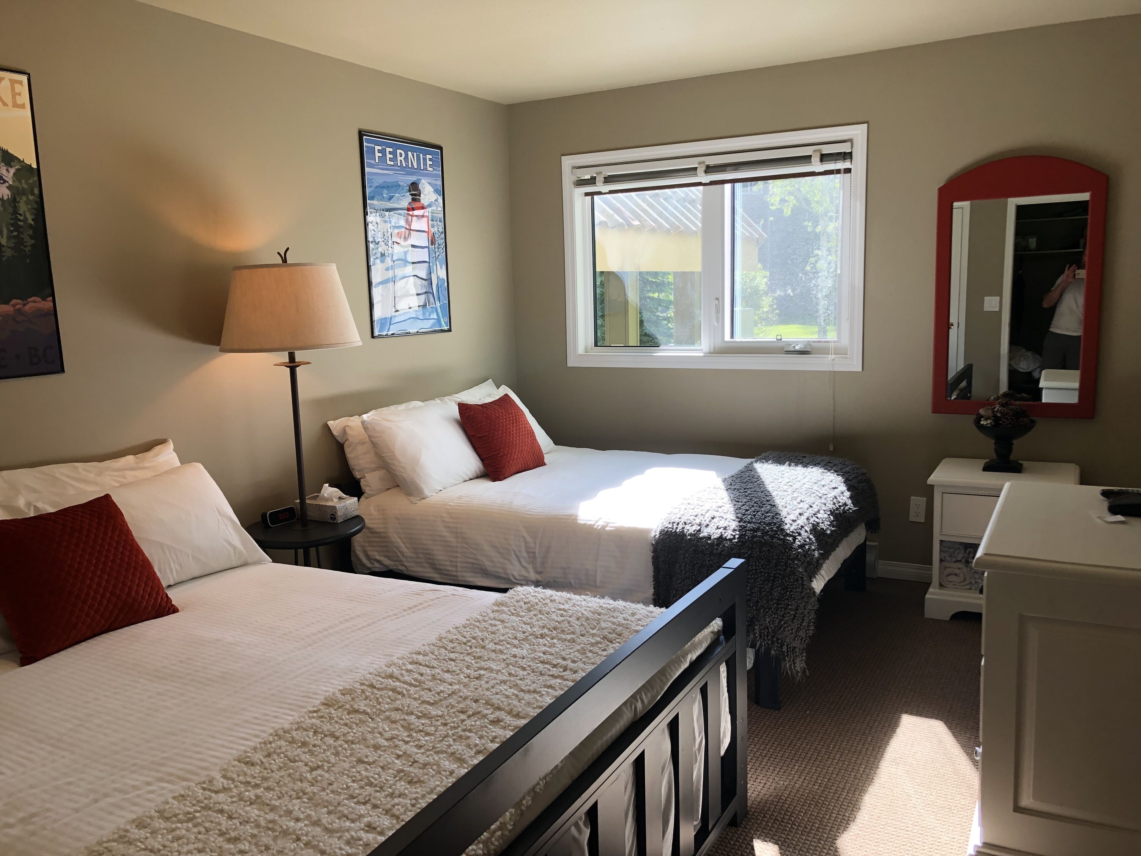 On mountain 2 bedroom 2 bathroom condo, access to hot tub and sauna