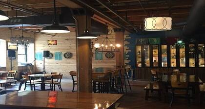 Gorgeous Condo in the heart of Grand Haven