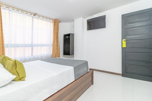 Ayenda 1086 Torre 52