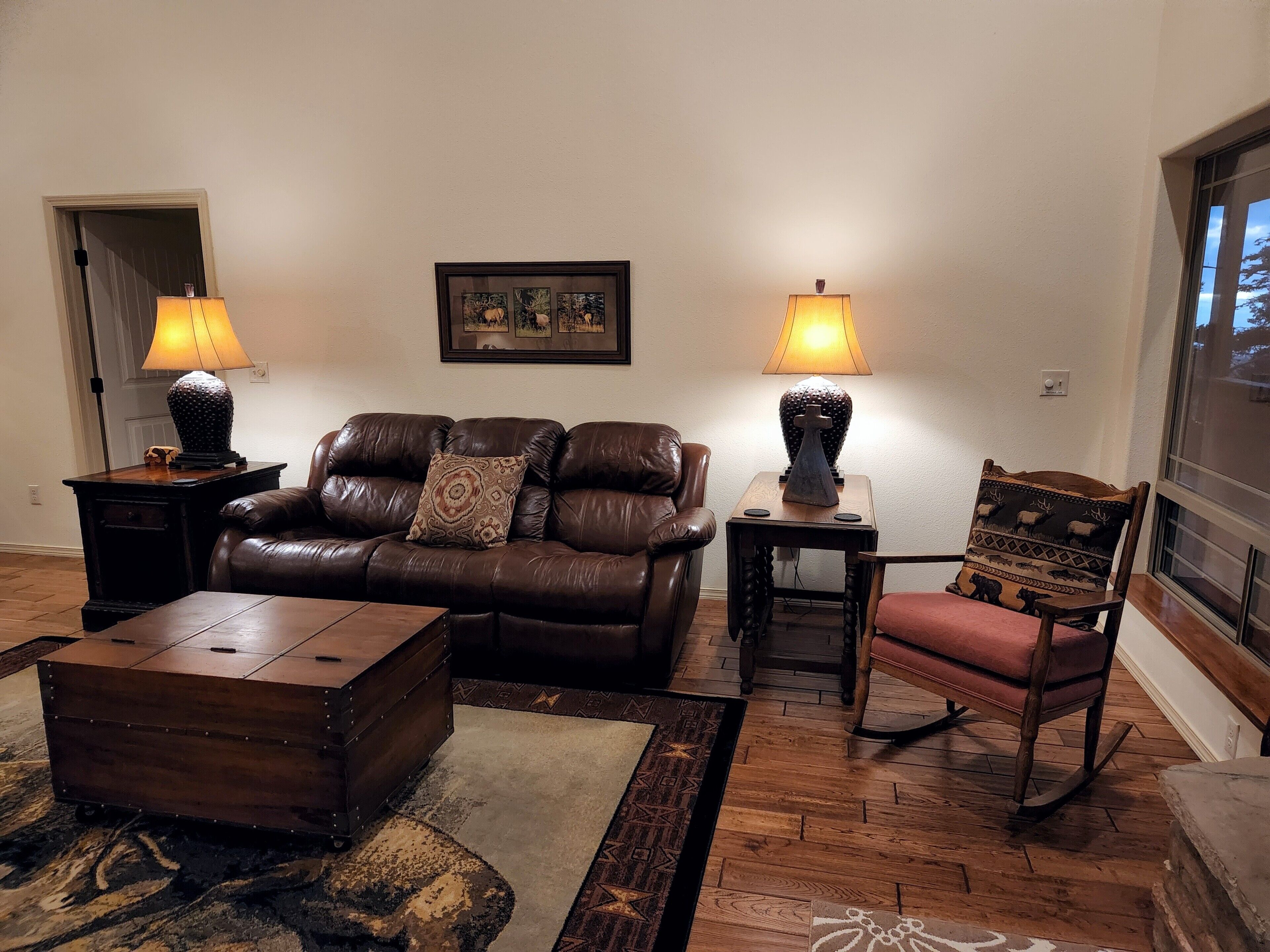 Forest, Hunting, Luxury, Views, Privacy, Parking, Bedrooms w/ Ensuite Bathrooms