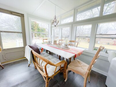 A Cozy, quiet and most perfect cottage beautifully located on a waterfront cove.