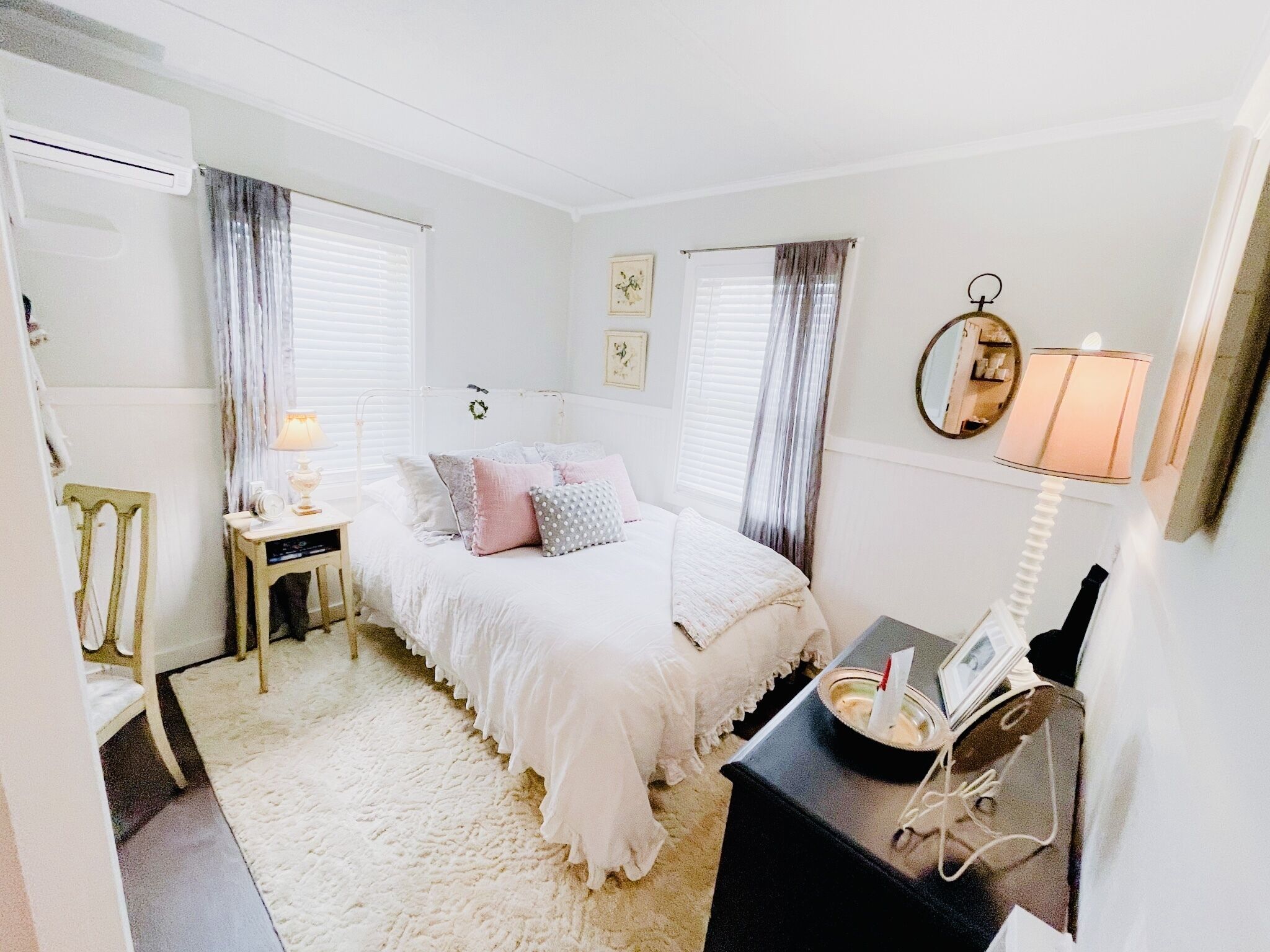 A Cozy, quiet and most perfect cottage beautifully located on a waterfront cove.