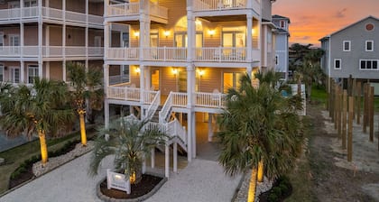 7 Bedrooms, 6.5 Baths, Elevator, Heated Private Pool, Linens Included