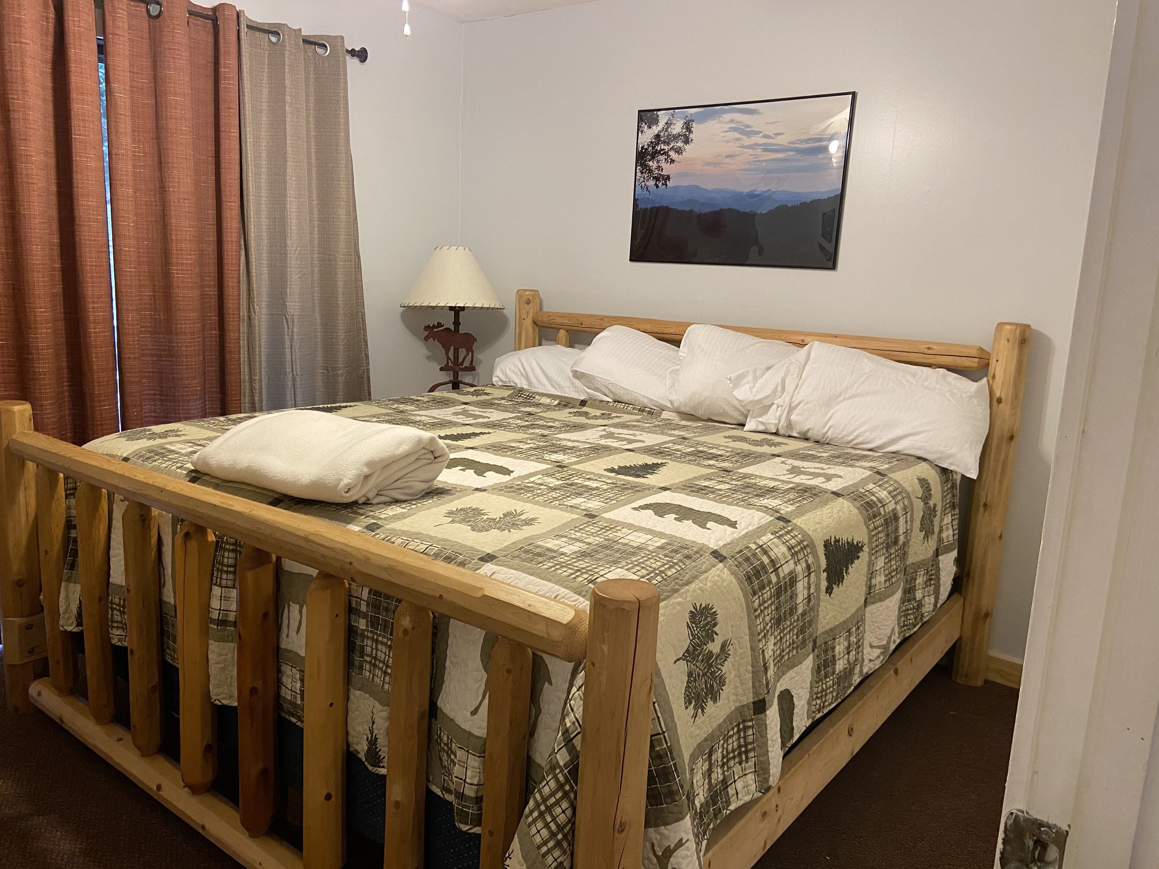 English Mtn Retreat Close To The Smoky Mountains!